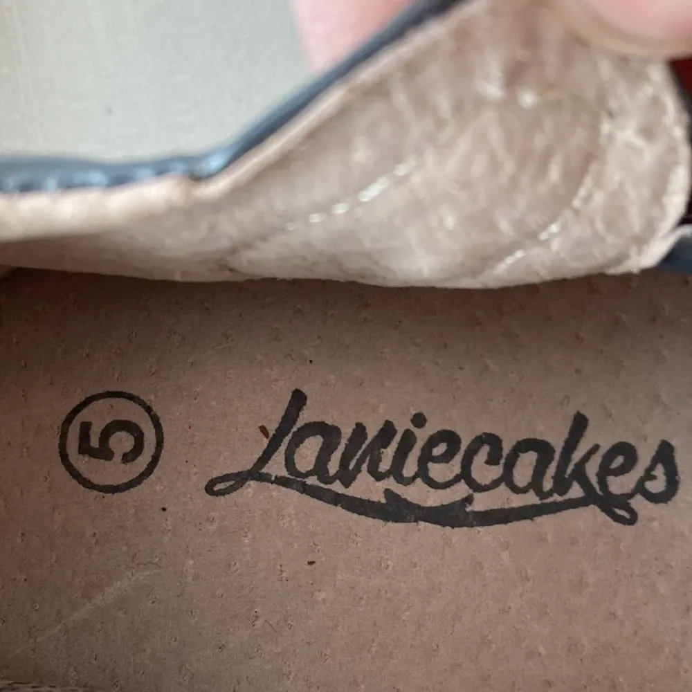 Laniecakes Girl's Patton Alligator Mary Jane‎ with Ruffle in Grey Size 5